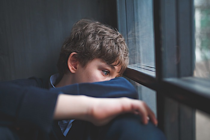 Distinguer «  déprime  » et «  dépression  » chez nos adolescents